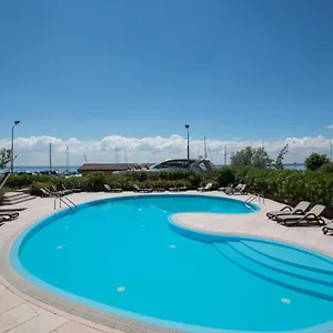 La Cascata With Pool By Wonderful Italy Manerba del Garda